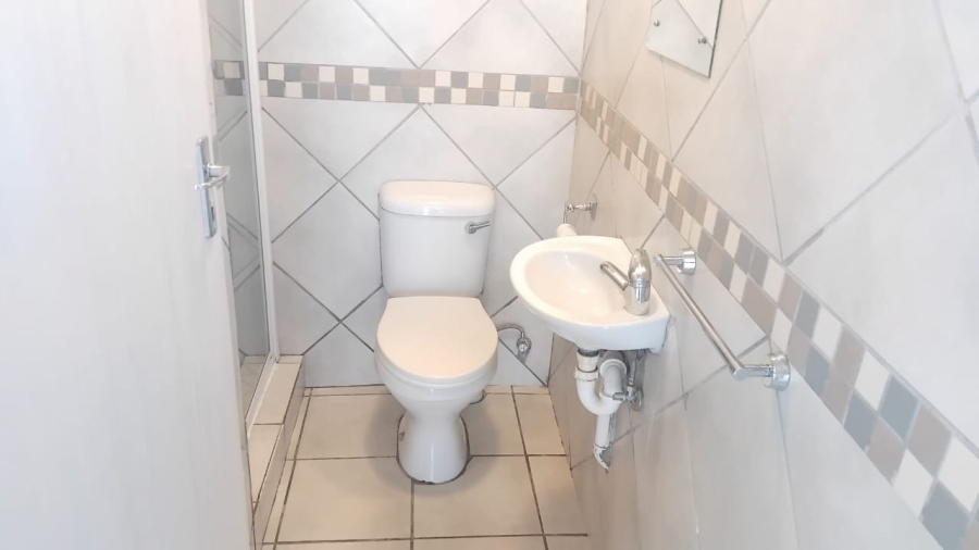 To Let 2 Bedroom Property for Rent in Myburgh Park Western Cape